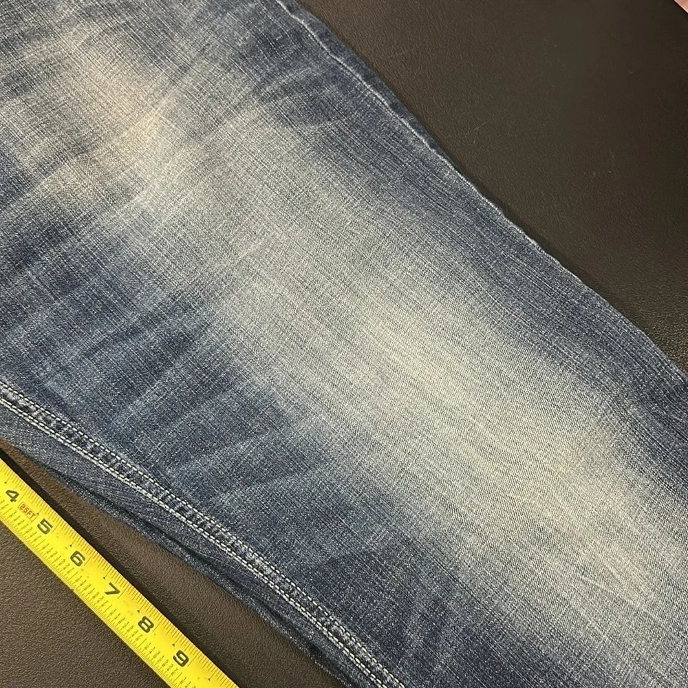 507. Wrangler Shilo women’s Embroidered Boot cut jeans size 15 / 16 x 32